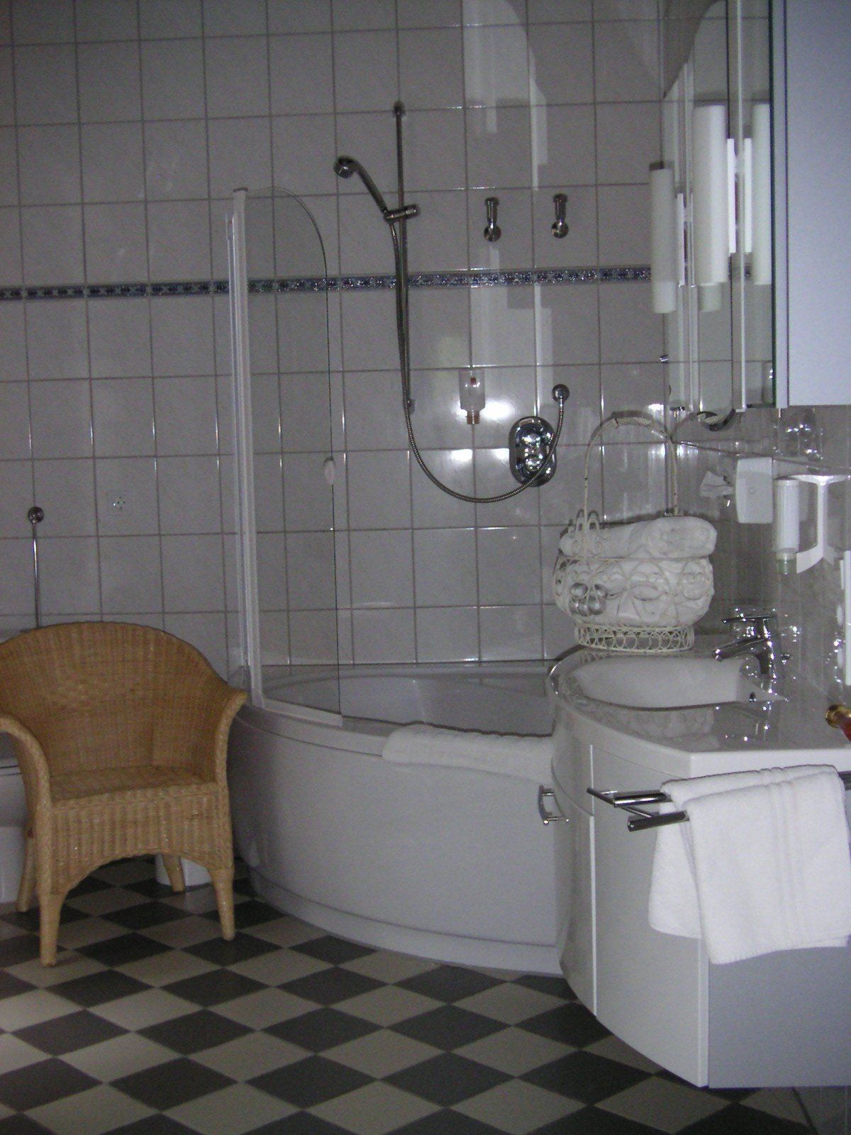 suite, 1 bedroom | bathroom | free toiletries, hair dryer, towels