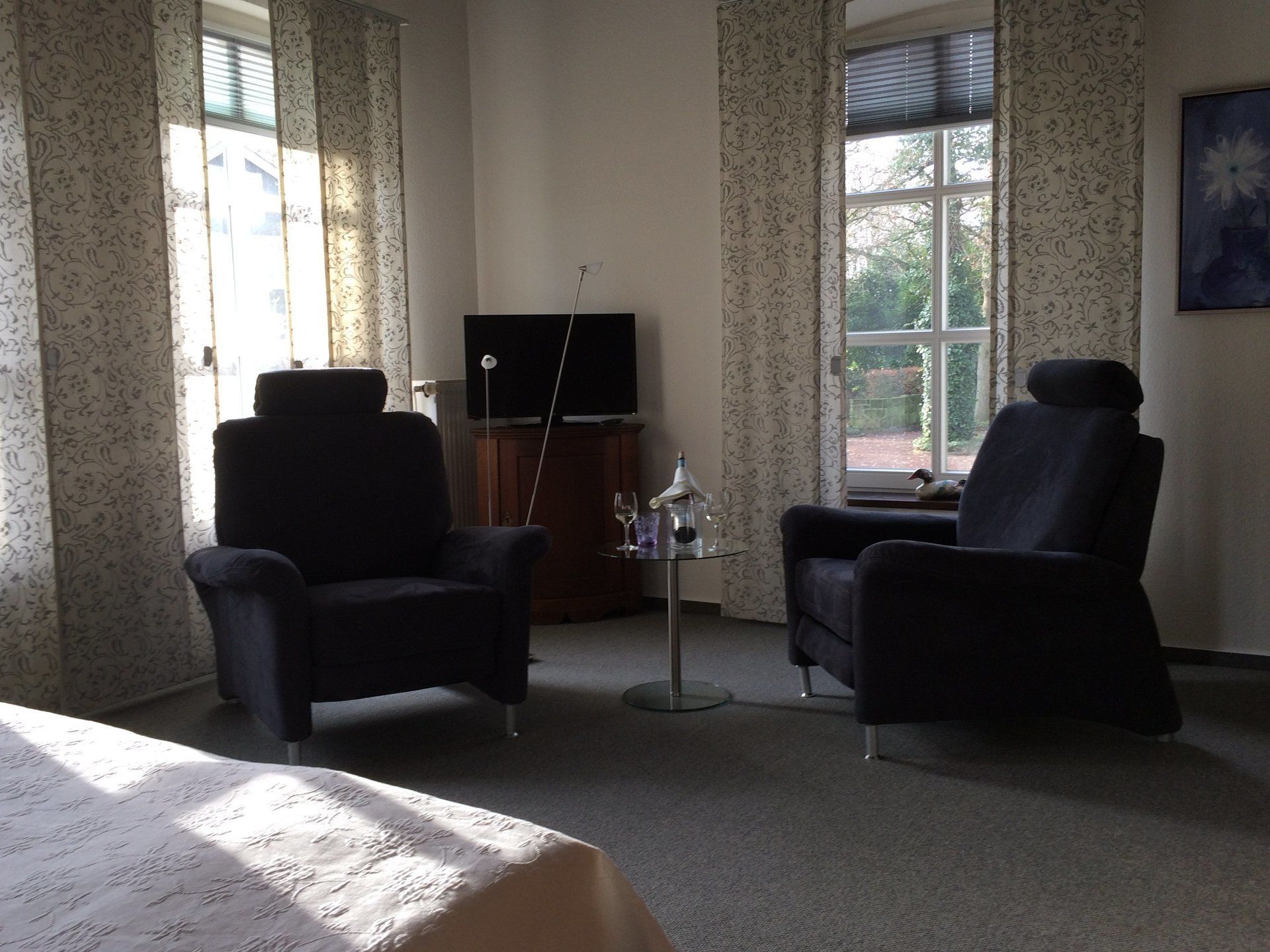 suite, 1 bedroom | minibar, in-room safe, desk, cots/infant beds