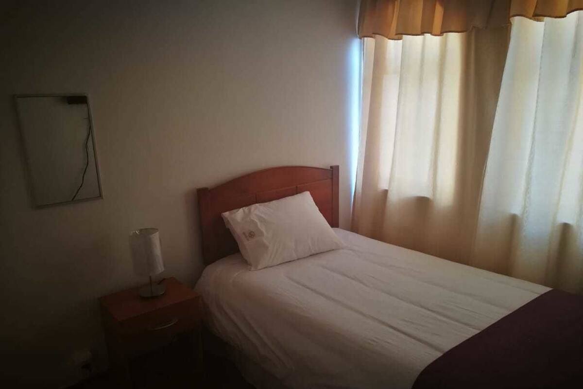 Chambre Simple, 1 lit une place, non-fumeurs | 15 chambres, literie de qualité supérieure, fer et planche à repasser