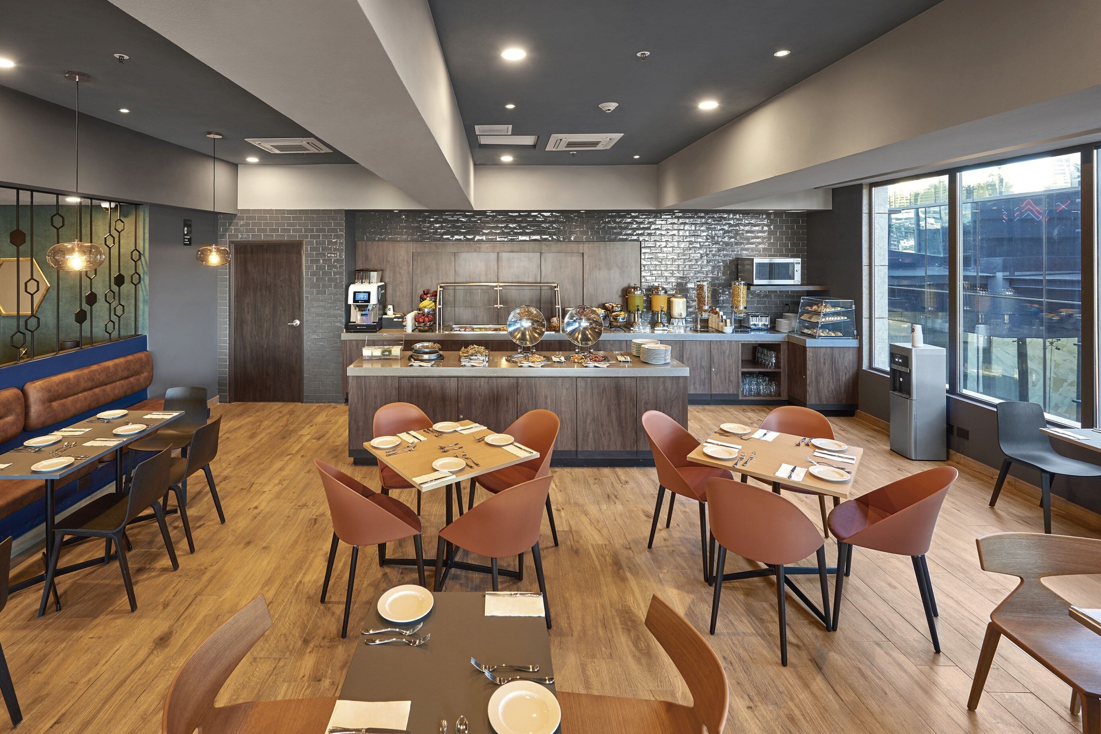 free daily continental breakfast