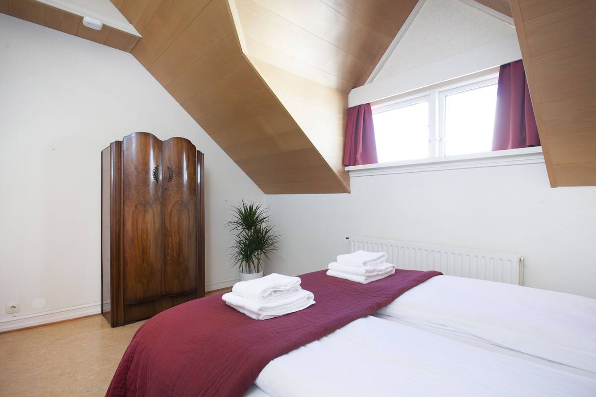Apartment, 2 Bedrooms, Balcony (302) | Blackout drapes, iron/ironing board, cribs (free), WiFi (free)