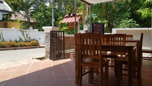 Free continental breakfast  - Liberty Place (Luang Prabang)