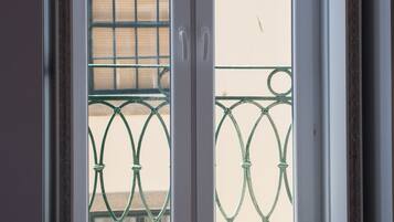 Studio, Balkon, Flussblick (I) | Ausblick vom Zimmer