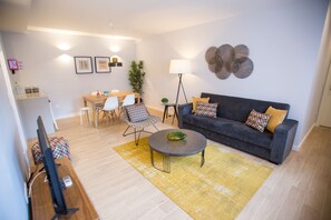 公寓, 3 间卧室 | 起居区 | 电视