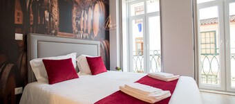 Porto Views & Wines by Porto City Hosts
