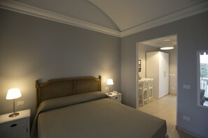 Standard-Studio, Terrasse, Bergblick | 1 Schlafzimmer, Bettwäsche aus ägyptischer Baumwolle