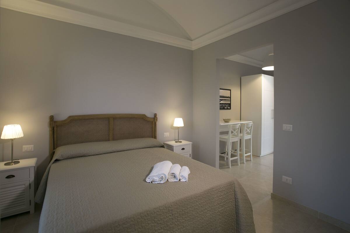 Standard Studio, Terrace, Mountain View | Egyptian cotton sheets, premium bedding, minibar, in-room safe