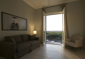 Suite, Terrasse, Meerblick | Wohnbereich