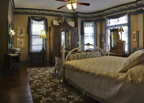 Chambre Double (Victorian Elegance) | Décoration personnalisée, ameublement personnalisé, bureau