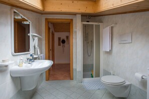 Appartement, 2 chambres (Mansarda ) | Salle de bain