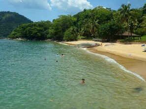 On the beach, 3 beach bars, kayaking - Pousada dos Navegantes (Paraty)