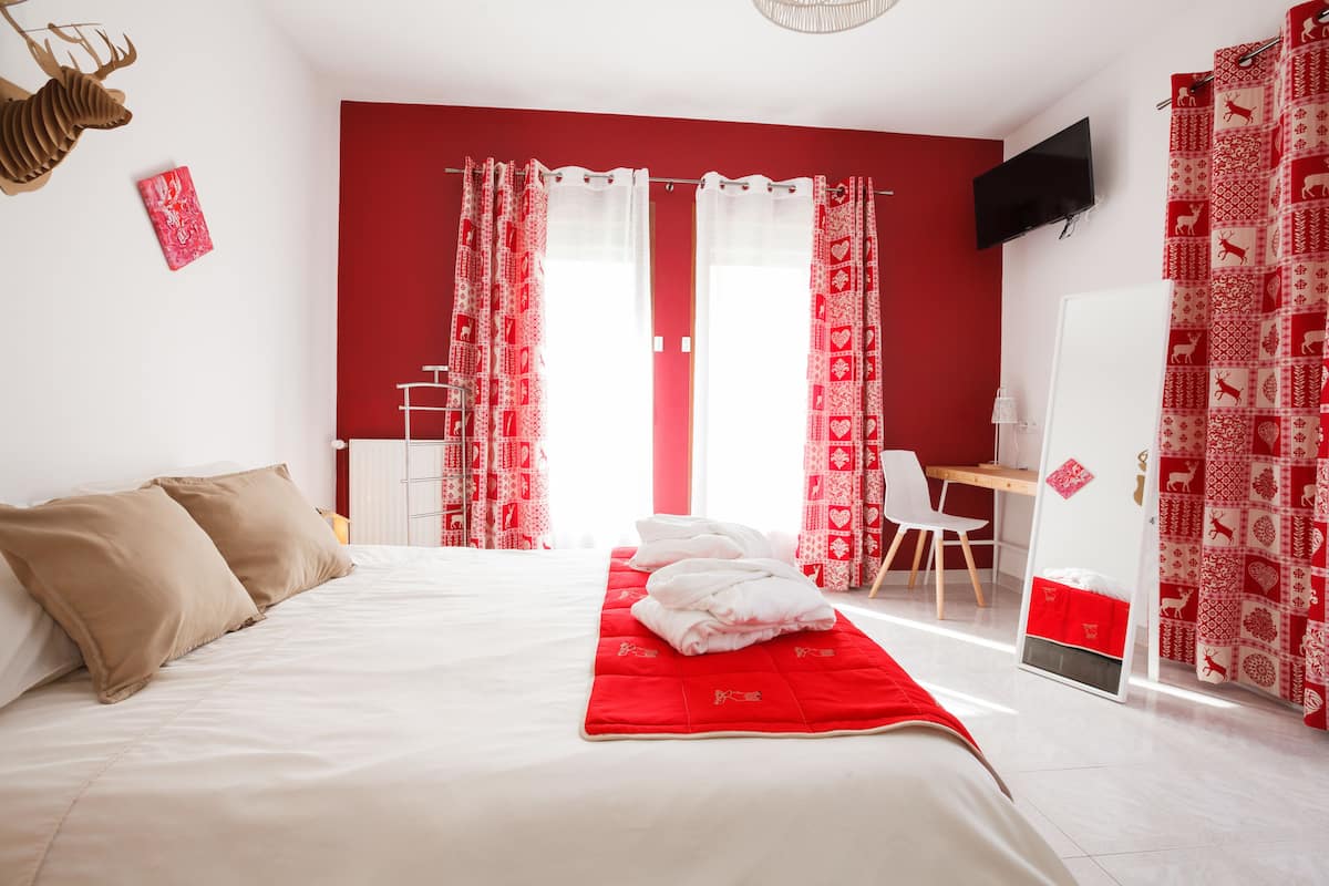 Design Double Room, 1 Queen Bed | Premium bedding, individually decorated, desk, blackout drapes