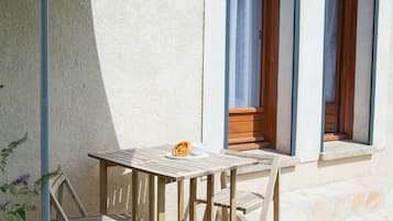 Design tweepersoonskamer, 1 queensize bed | Terras