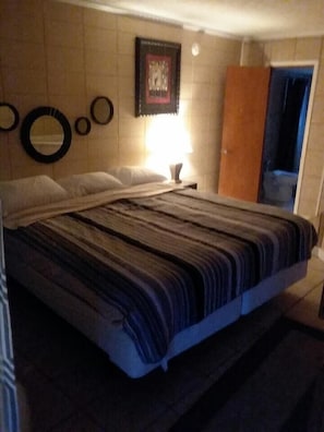 Junior Room, 1 King Bed, Non Smoking | Free WiFi - The Resort (Falls of Rough)