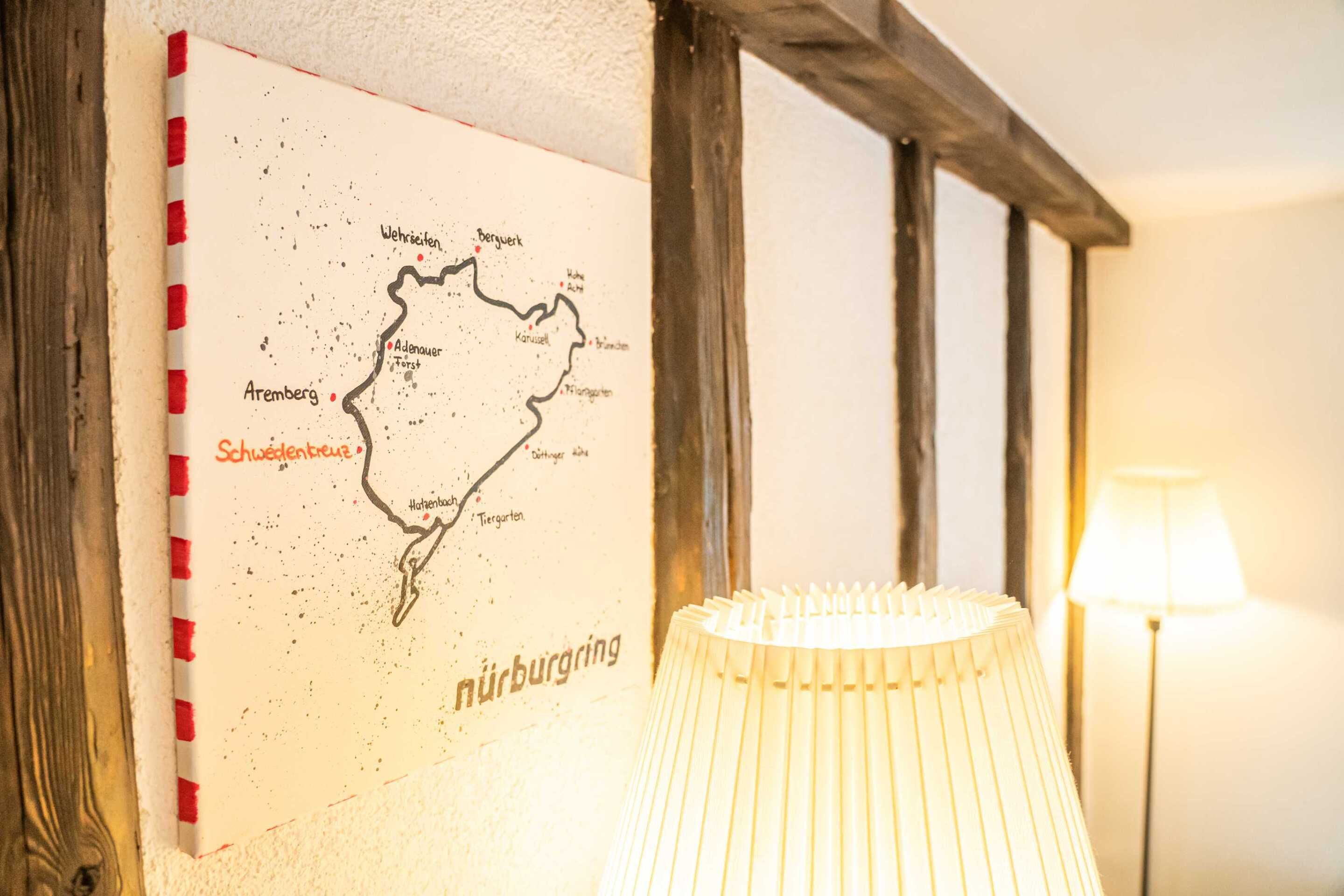 Eine Karte einer Region mit beschrifteten Orten wie 'Wehrseiten' und 'Bergwerk'.