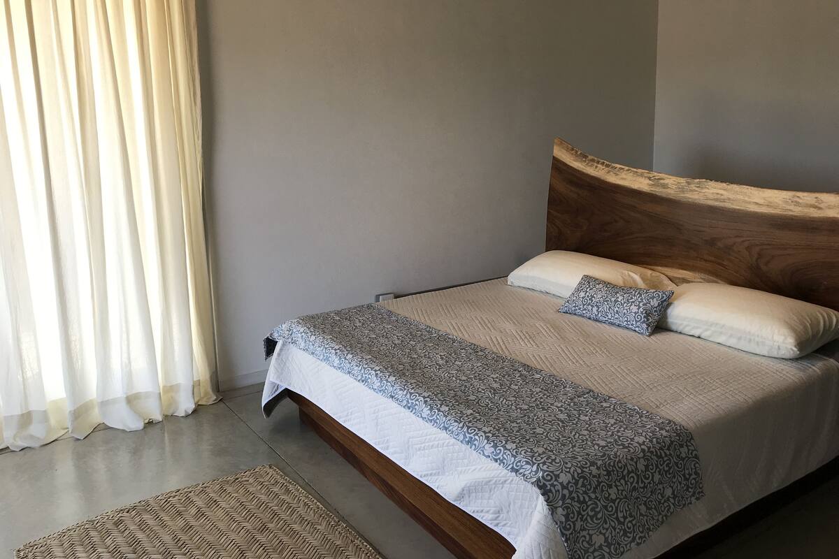 Suite Studio Deluxe, 1 très grand lit, non-fumeurs | Draps en coton égyptien, literie de qualité supérieure