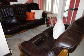 Lobby sitting area - Brauhaus Schillerbad & Hotel (Luedenscheid)