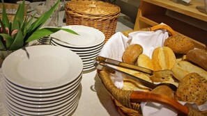 Daily buffet breakfast (EUR 6.5 per person) - Brauhaus Schillerbad & Hotel (Luedenscheid)