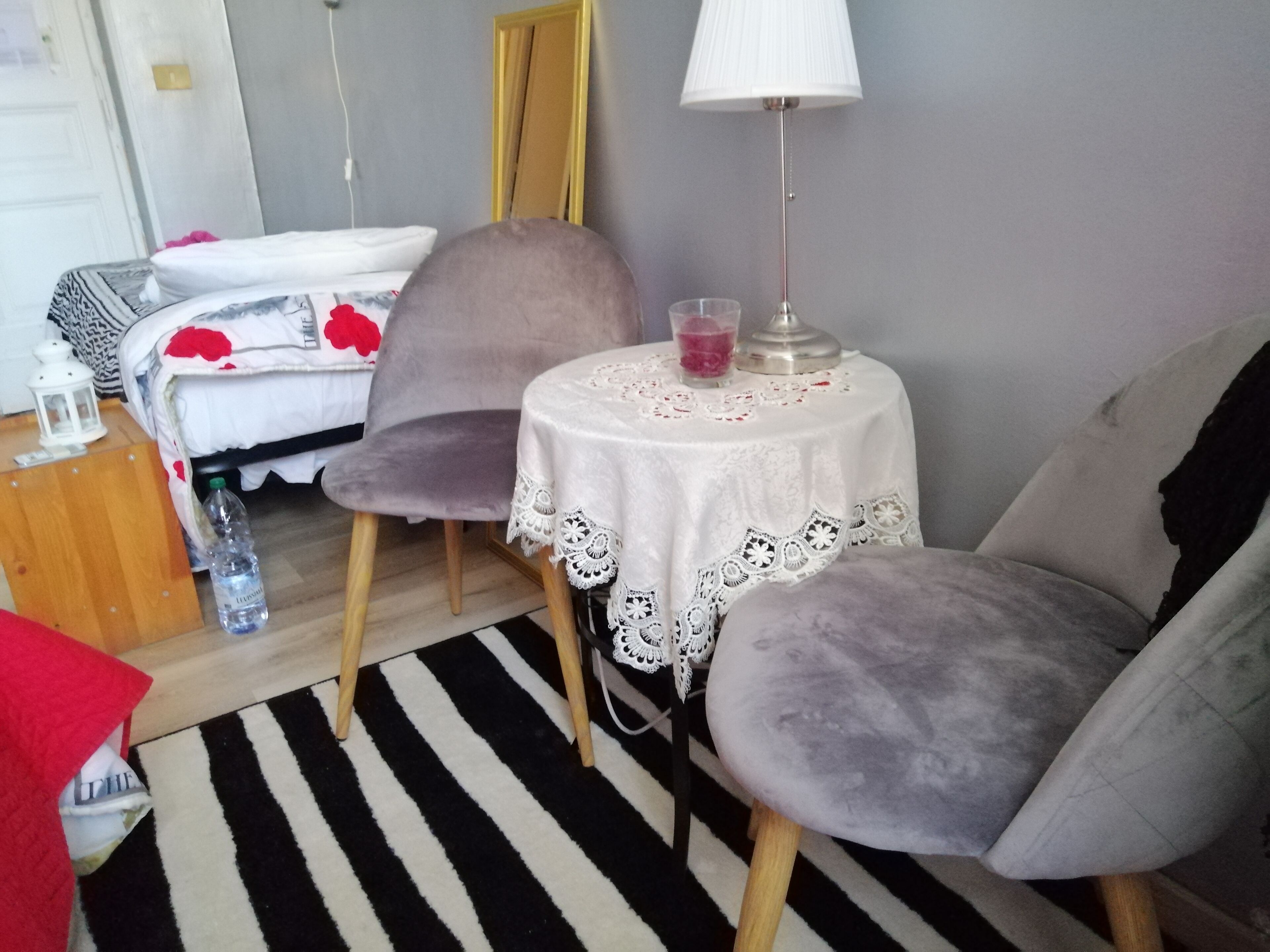 Doppelzimmer, eigenes Bad | Essbereich im Zimmer