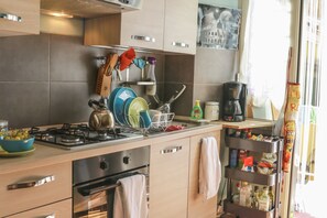 Dining - Român Holidays Hostel (Rome)