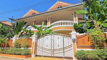 Luxury Private Pool Villa | ์๋ฐ ์ ๋ง