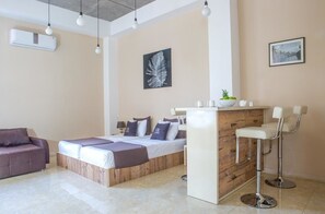 Studio, Kitchen | In-room safe, desk, free WiFi - Villa Residence Hotel (Tbilisi)