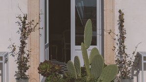 Suite Grand, no fumadores | Minibar, caja fuerte, escritorio y tabla de planchar con plancha