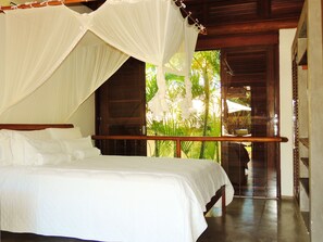 4 quartos, cofres nos quartos, Wi-Fi de cortesia, roupa de cama