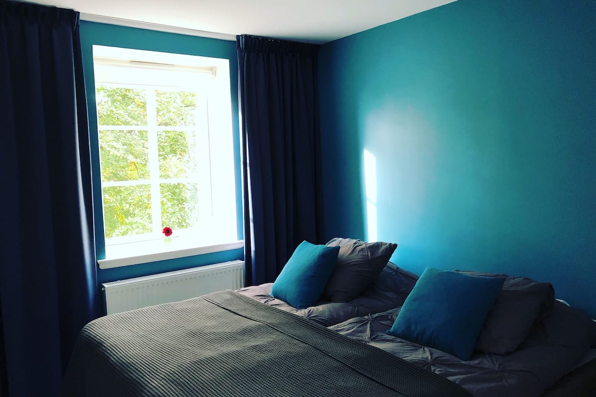 double room with own bathroom | individually furnished, free wifi, bed sheets