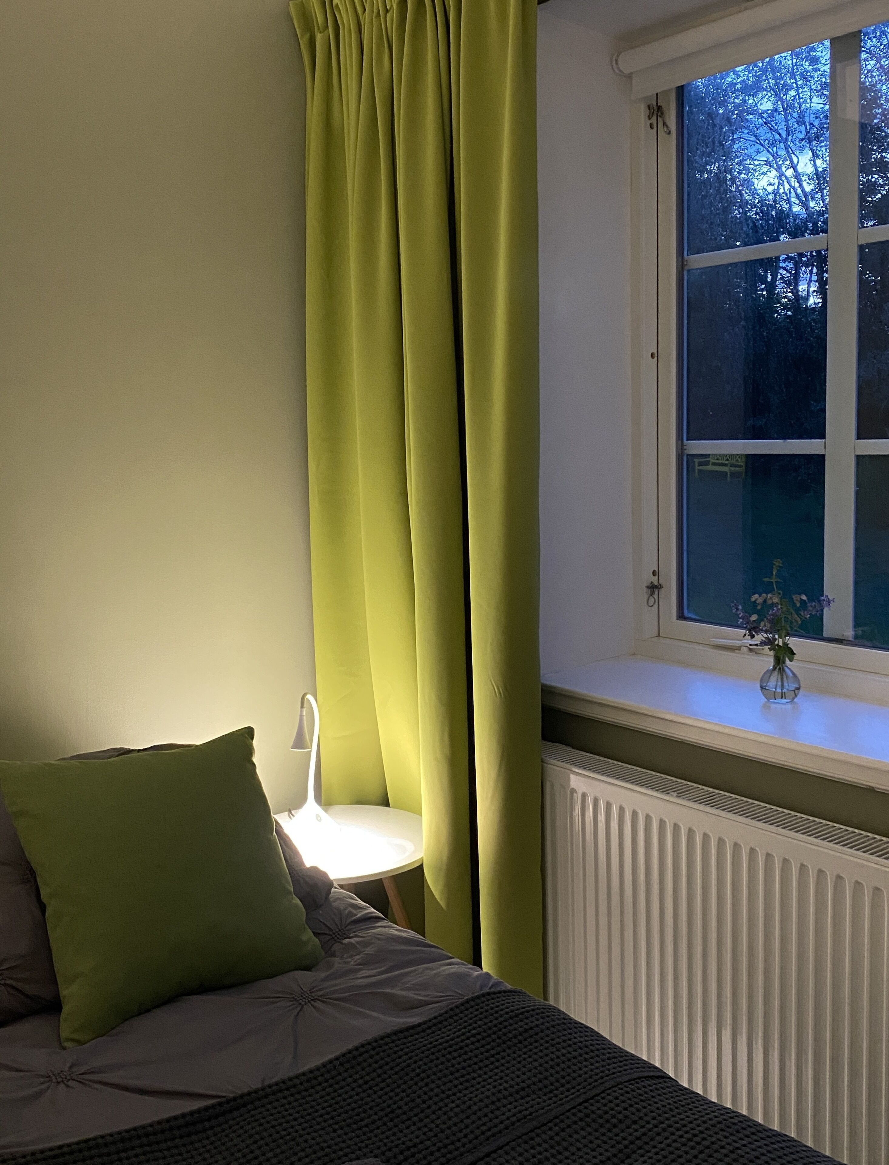 2 separate bedrooms, 1 bathroom, 3-4 people | individually furnished, free wifi, bed sheets