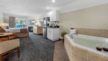 King Suite with Whirlpool - Adults Only