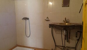 Bathroom sink - Jnane dar diafa (Tamegroute)