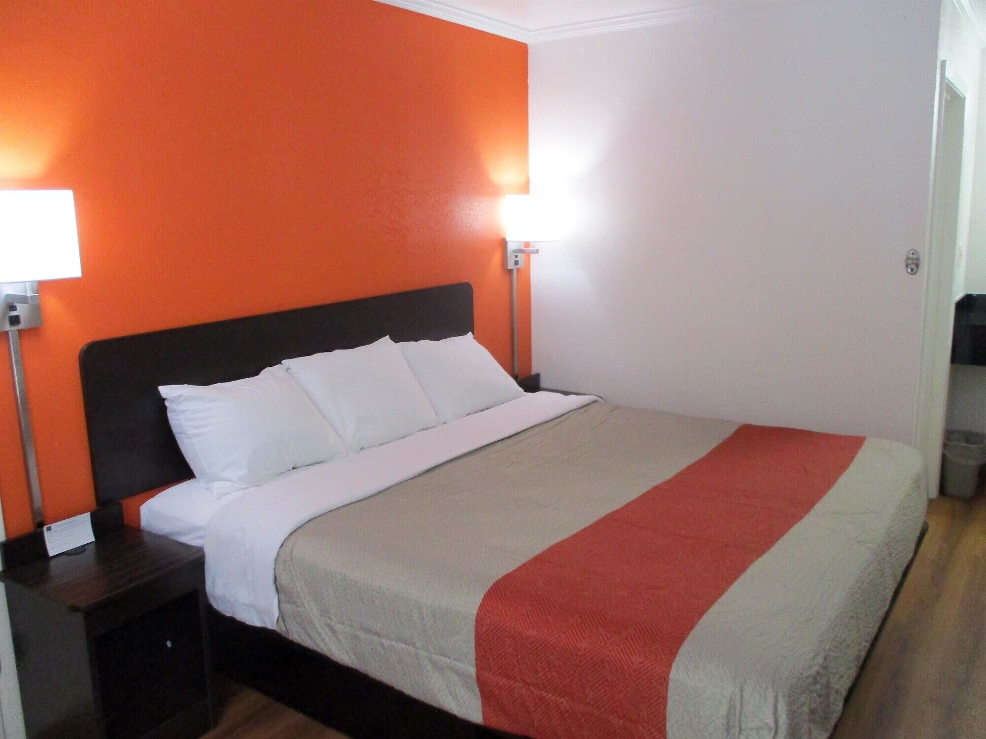 Wi-fi (inkludert) og sengetøy