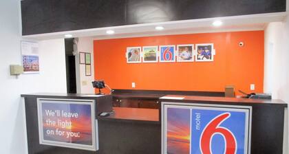 Motel 6 Bay Minette, AL