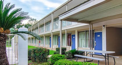Motel 6 Bay Minette, AL