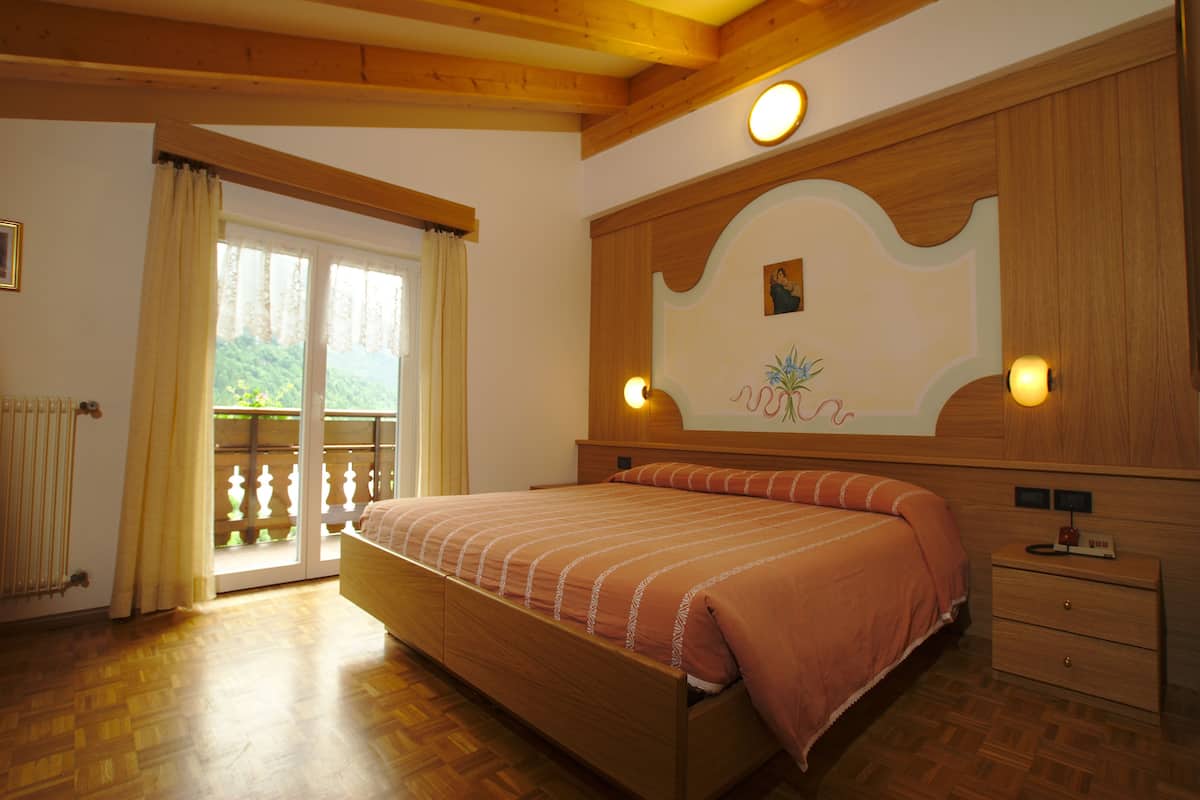 Panoramic Double or Twin Room, 1 Queen Bed, Non Smoking | In-room safe, WiFi (free), bed sheets