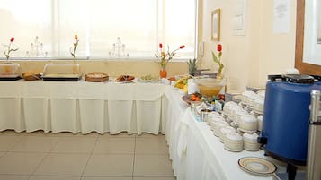 Desayuno bufé gratuito y diario