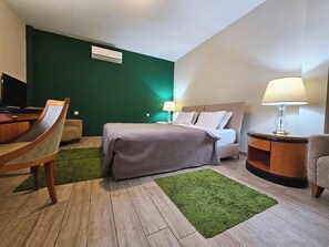 Superior Twin Room (3) | Egyptian cotton sheets, premium bedding, individually decorated - Male stepenice (Belgrade)