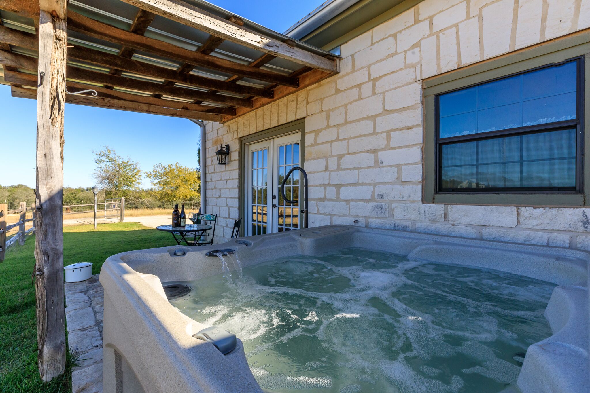 The Stone Cottage | Private spa tub