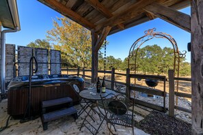 The Grapetown Gasthaus | Terrace/patio