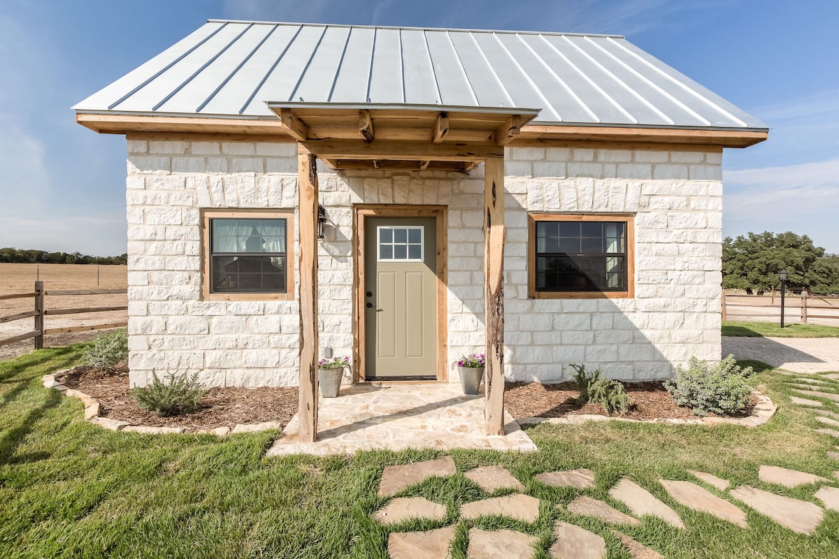 The Stone Cottage | 1 bedroom, individually decorated, individually furnished