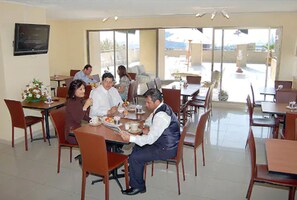 Interior entrance - Imperio Suites (Santiago)