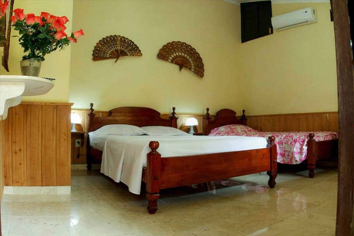 Elite Triple Room, Multiple Beds, Accessible, Non Smoking | 1 bedroom, down comforters, minibar, in-room safe