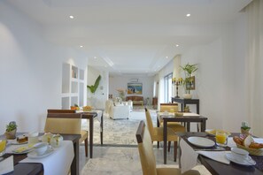 Esmorzar diari continental gratuït 