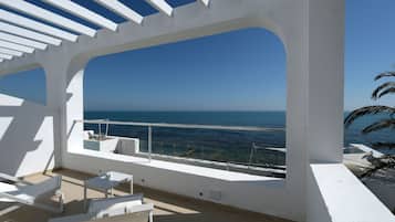 Standard-Doppelzimmer, Nichtraucher, Meerblick (El Fell) | 5 Schlafzimmer, hochwertige Bettwaren, Minibar, Zimmersafe