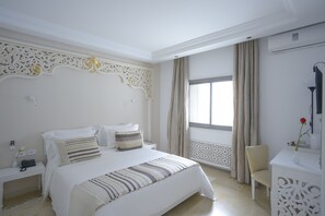 Deluxe Double Room, Non Smoking, Garden View (Amber) | 5 bedrooms, premium bedding, minibar, in-room safe - Dar Corniche La Marsa - Adults Only (La Marsa)