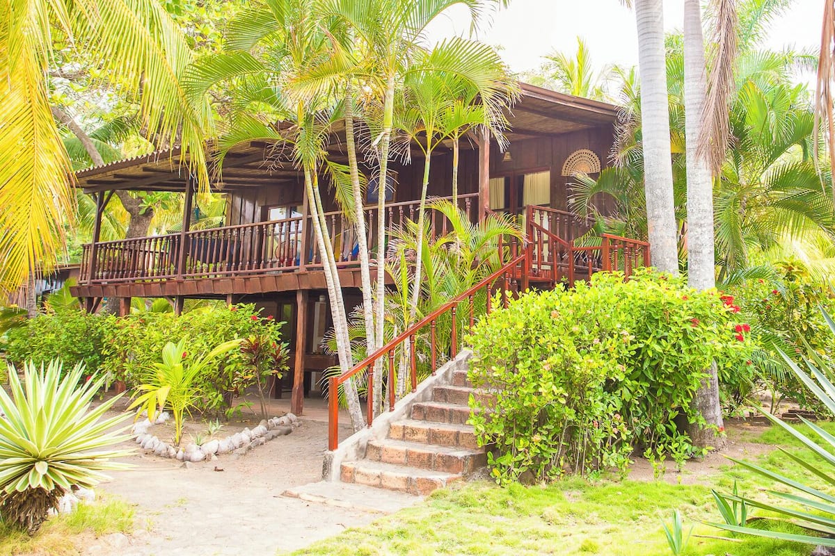 Family Suite, Multiple Beds, Non Smoking | In-room safe, bed sheets
