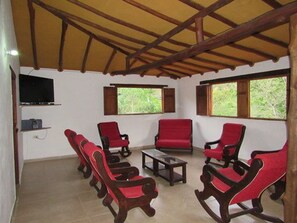 Área de estar no saguão