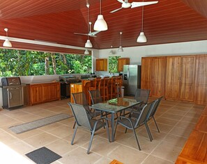 Comfort House, 2 Bedrooms, Private Pool, Ocean View | Private kitchen | Fridge, microwave, oven, stovetop - Casa Odi-SEA - Portasol Vacation Rentals (Savegre)