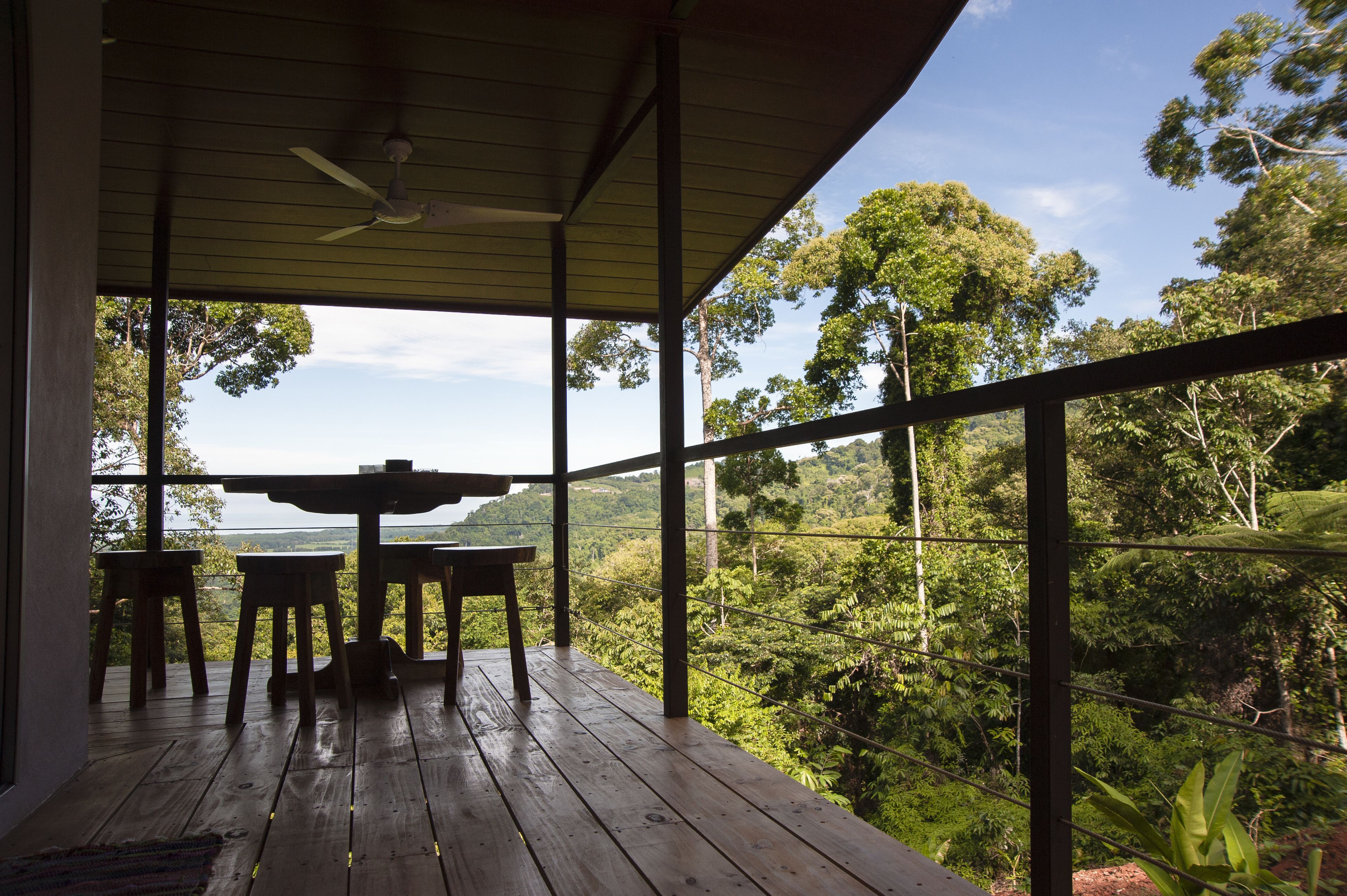 Nhà tiện nghi đơn giản, 2 phòng ngủ, hồ bơi riêng, quang cảnh biển | Ban công